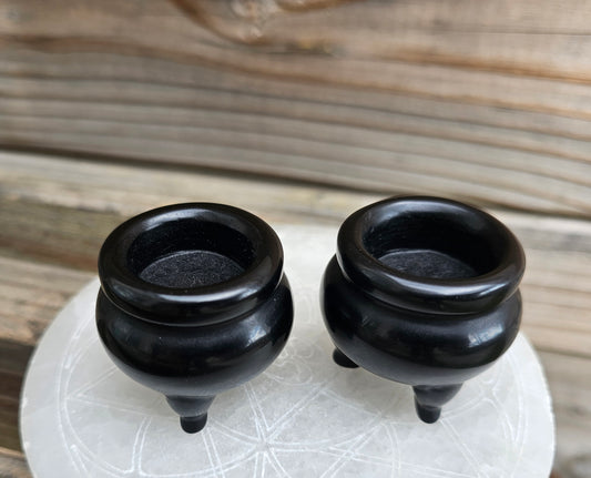 Black Obsidian Cauldron (1)